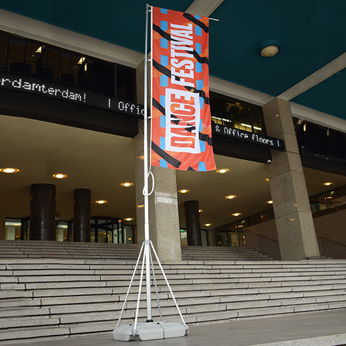 Mobile flagpole
